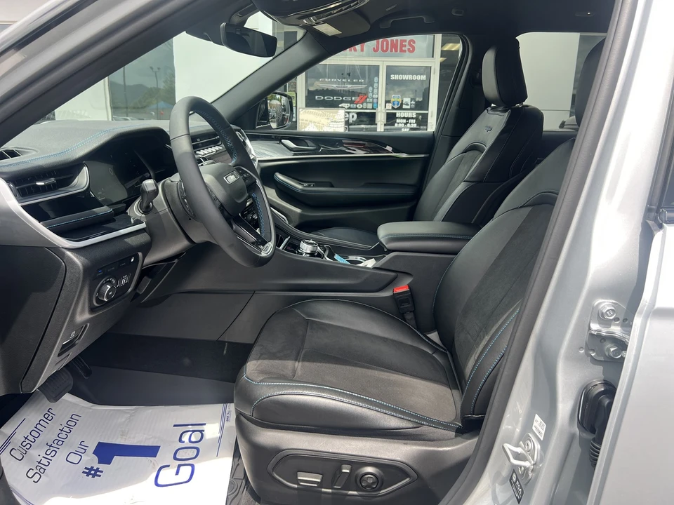2025 Jeep WL Grand Cherokee - Image 17 of 31