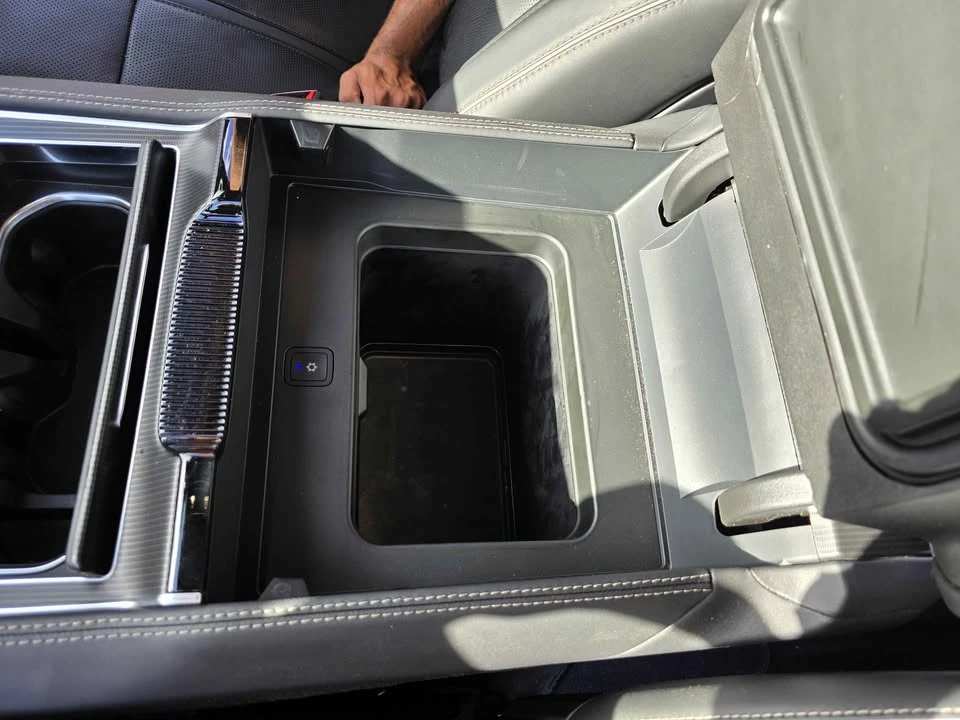 2025 Jeep WS Grand Wagoneer - Image 17 of 20