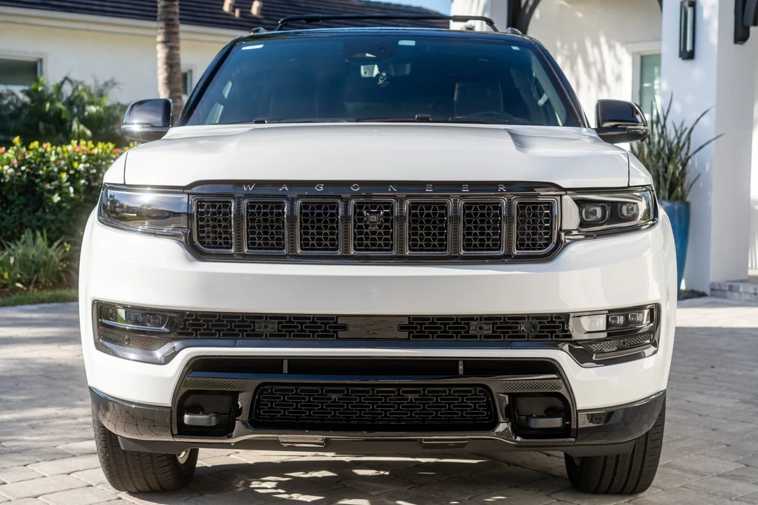 2025 Jeep WS Grand Wagoneer - Image 4 of 31