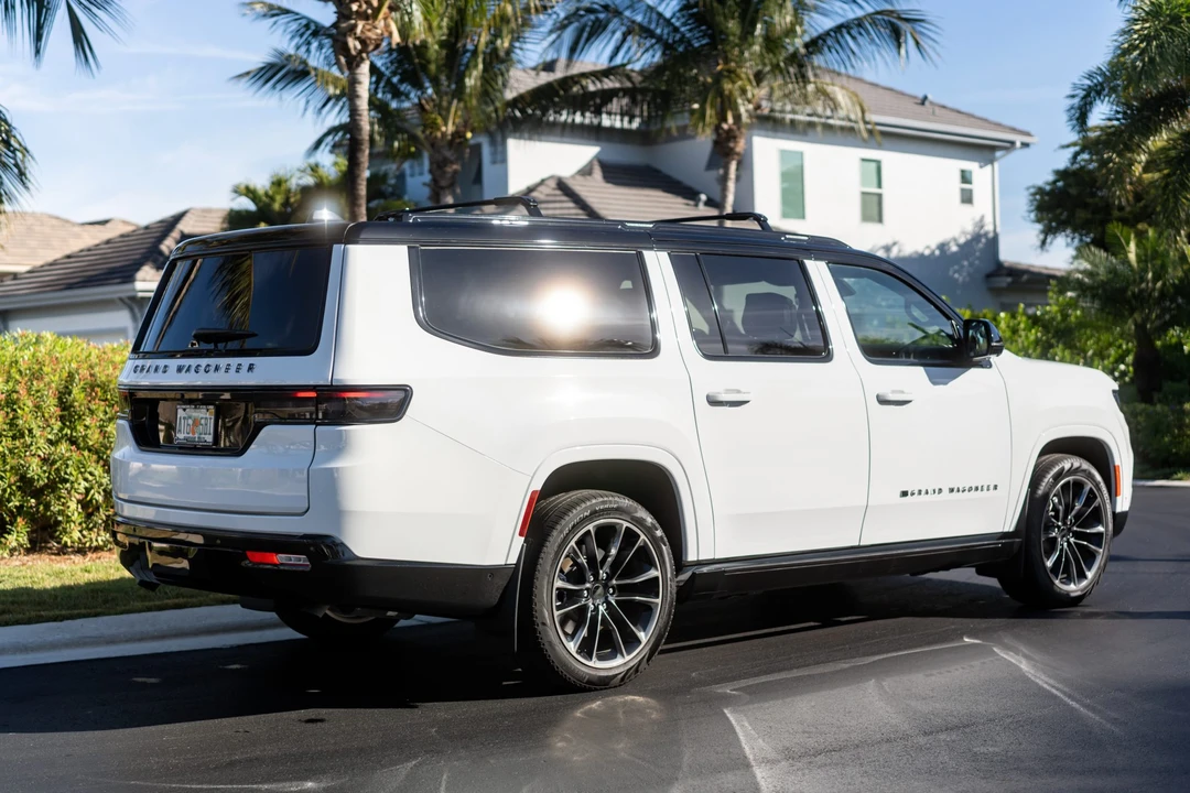 2025 Jeep WS Grand Wagoneer - Image 8 of 31