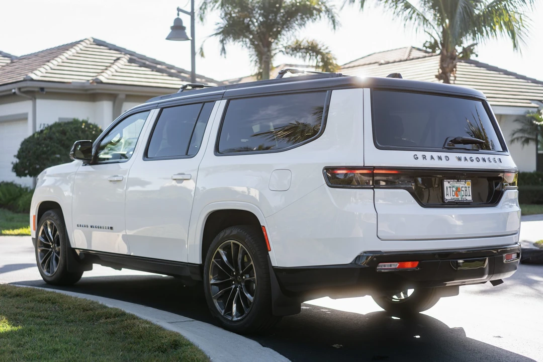 2025 Jeep WS Grand Wagoneer - Image 11 of 31
