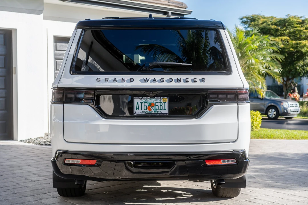 2025 Jeep WS Grand Wagoneer - Image 9 of 31
