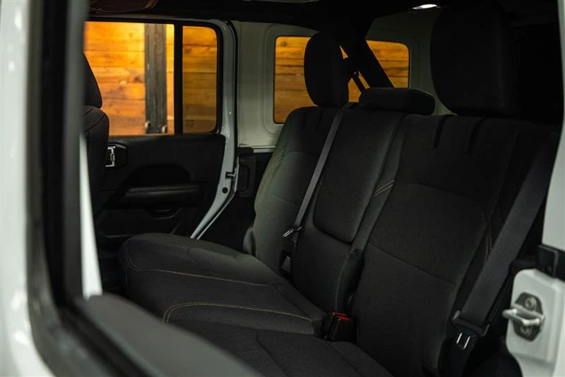 2025 Jeep JL Wrangler - Image 9 of 20