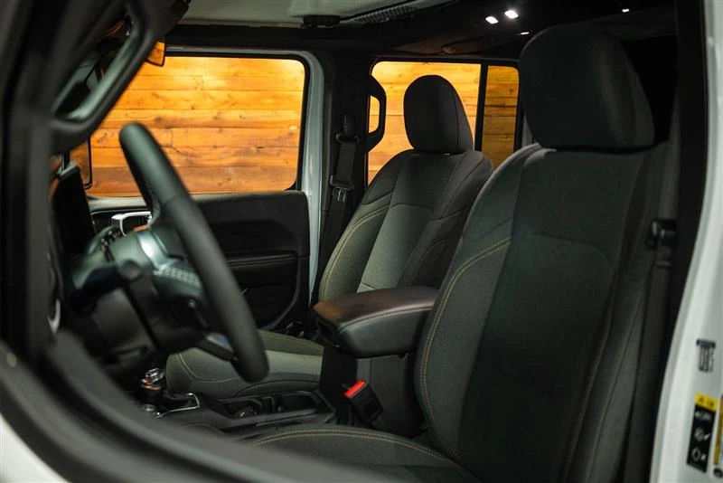 2025 Jeep JL Wrangler - Image 8 of 20