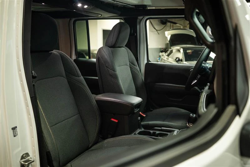 2025 Jeep JL Wrangler - Image 13 of 20