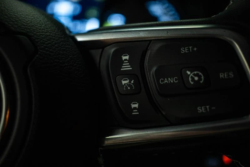 2025 Jeep JL Wrangler - Image 16 of 20