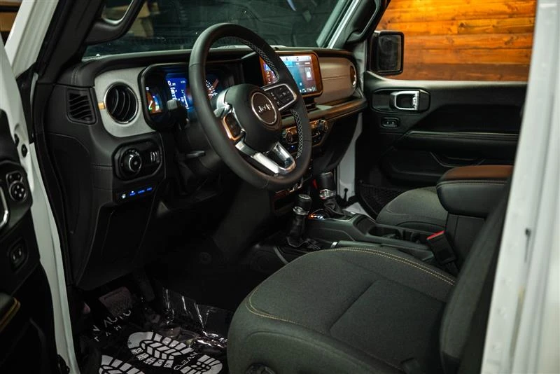 2025 Jeep JL Wrangler - Image 7 of 20