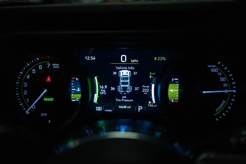 2025 Jeep JL Wrangler - Image 15 of 20