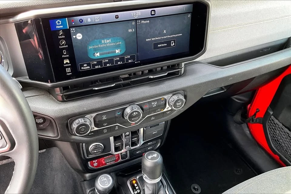 2025 Jeep JL Wrangler - Image 18 of 20