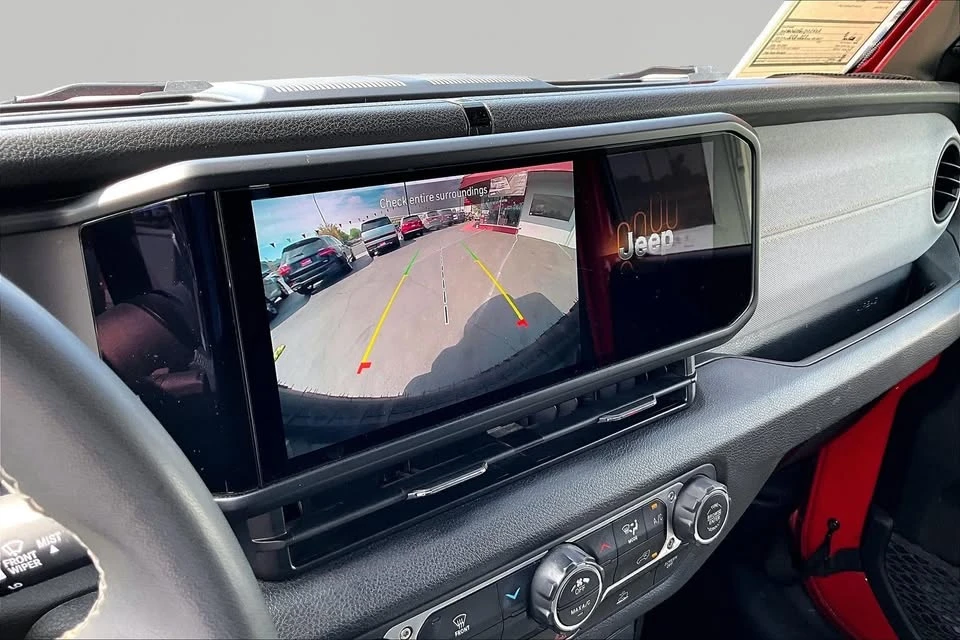2025 Jeep JL Wrangler - Image 13 of 20