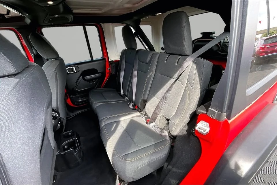 2025 Jeep JL Wrangler - Image 16 of 20