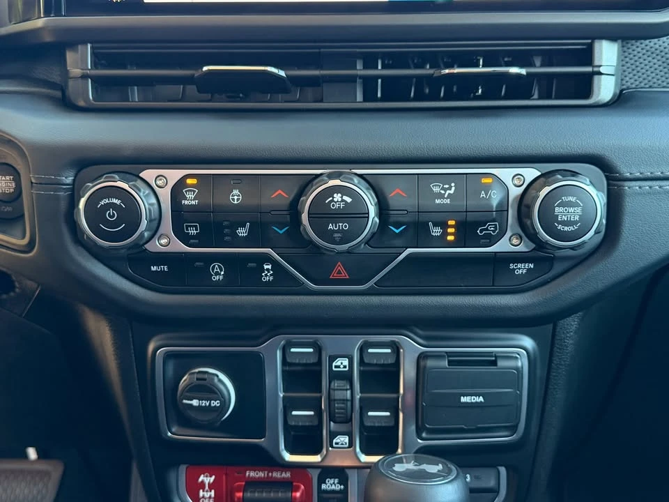 2025 Jeep JL Wrangler - Image 8 of 15