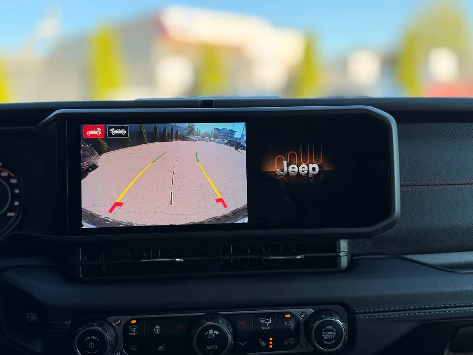 2025 Jeep JL Wrangler - Image 15 of 15