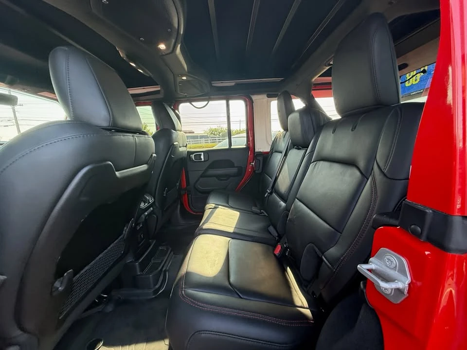 2025 Jeep JL Wrangler - Image 18 of 20