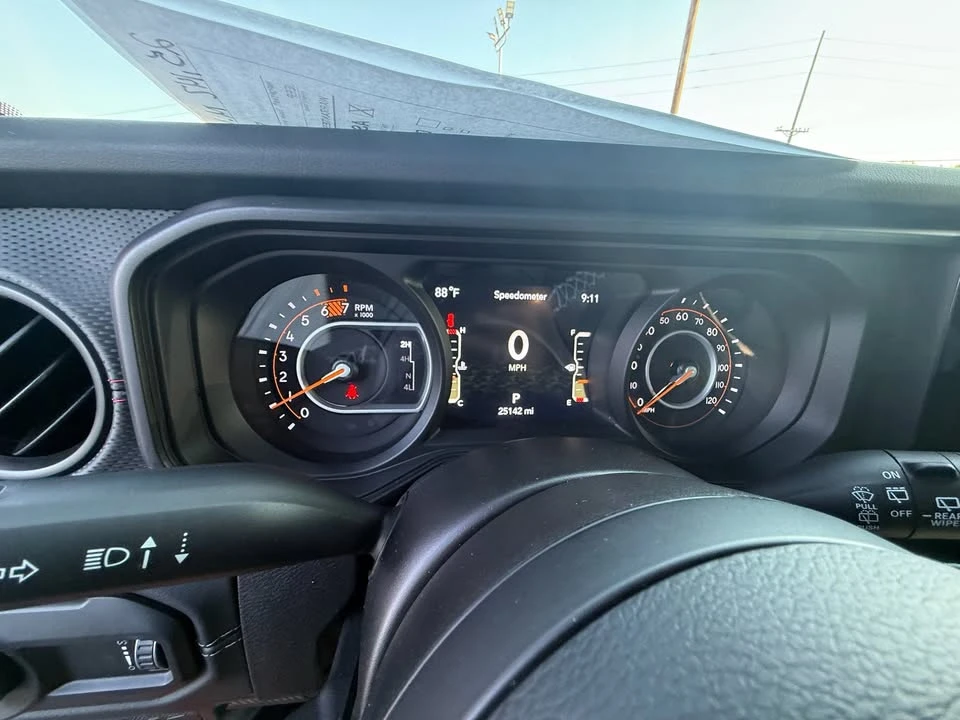 2025 Jeep JL Wrangler - Image 14 of 20