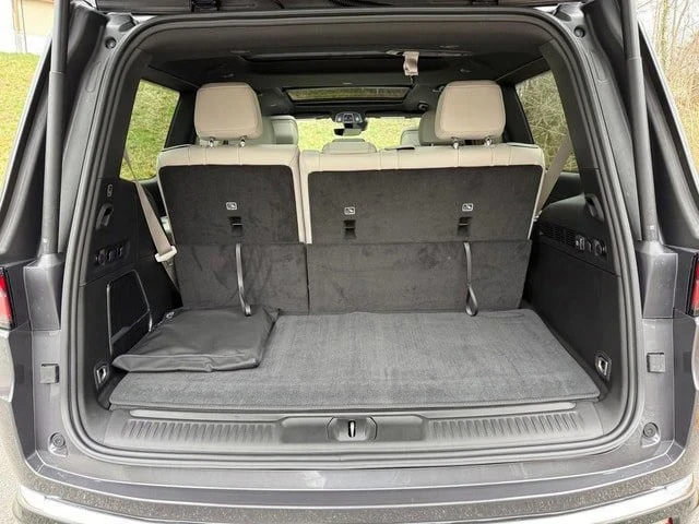 2025 Jeep WS Wagoneer - Image 19 of 21