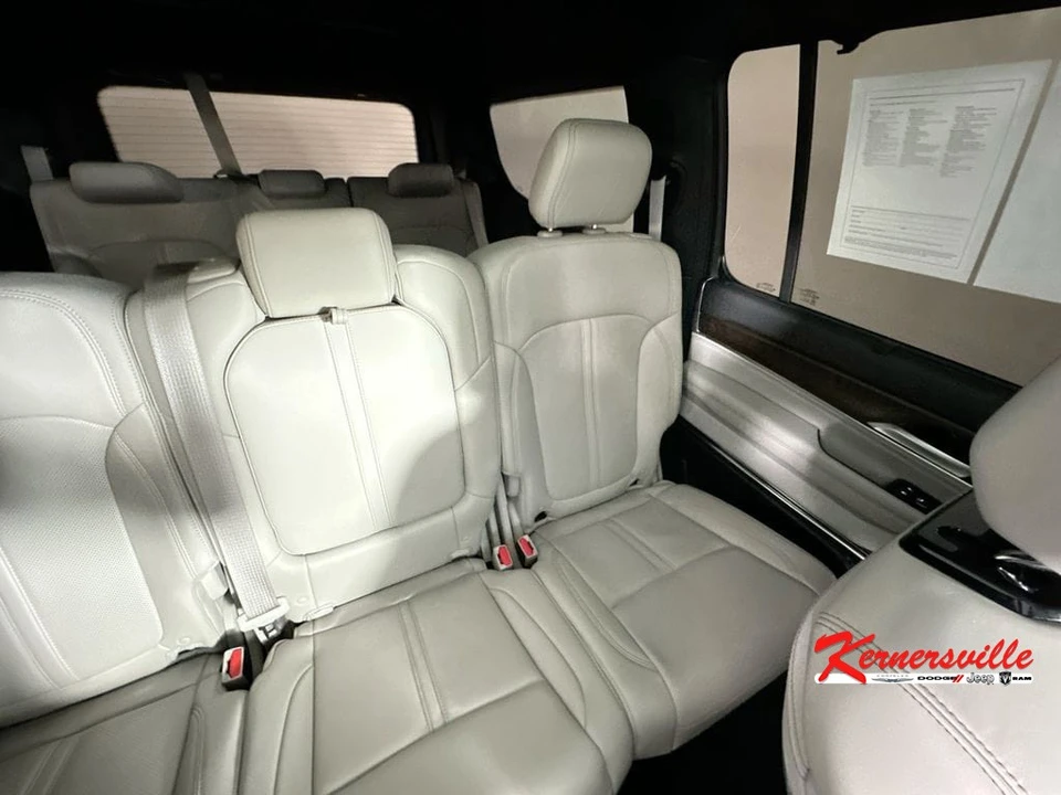 2025 Jeep WS Wagoneer - Image 14 of 24