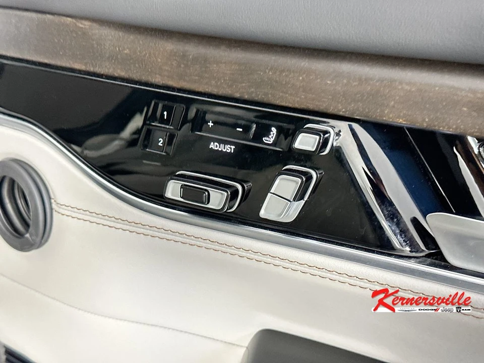 2025 Jeep WS Wagoneer - Image 23 of 24
