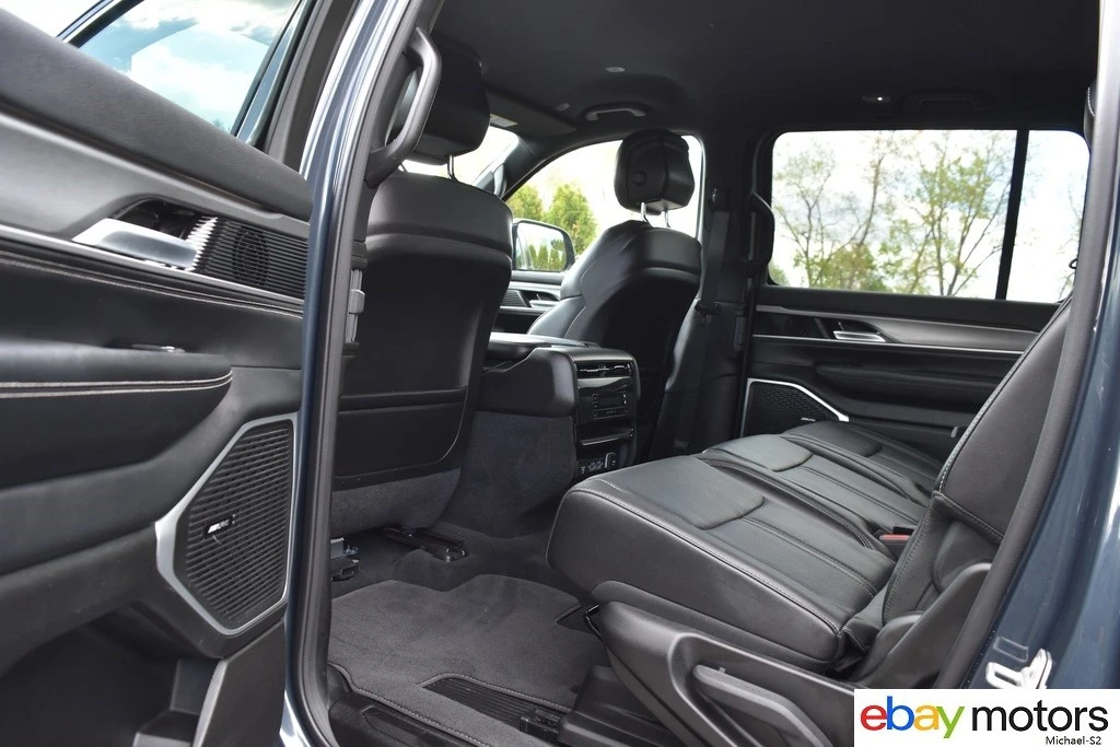 2025 Jeep WS Wagoneer - Image 13 of 24