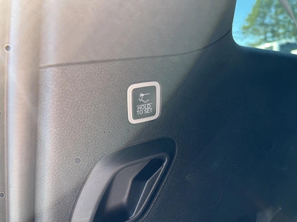 2025 Jeep WS Wagoneer - Image 11 of 12
