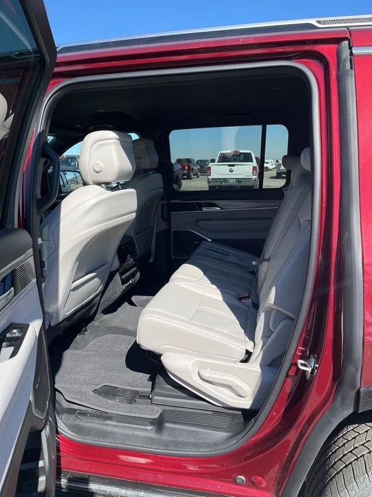 2025 Jeep WS Wagoneer - Image 12 of 12