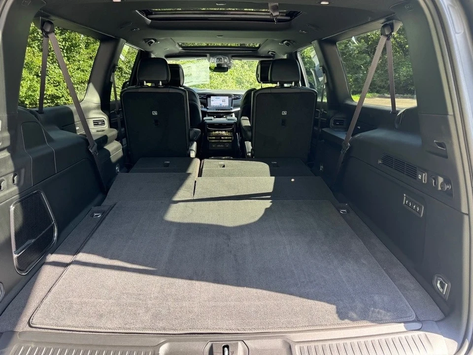 2025 Jeep WS Wagoneer - Image 19 of 21