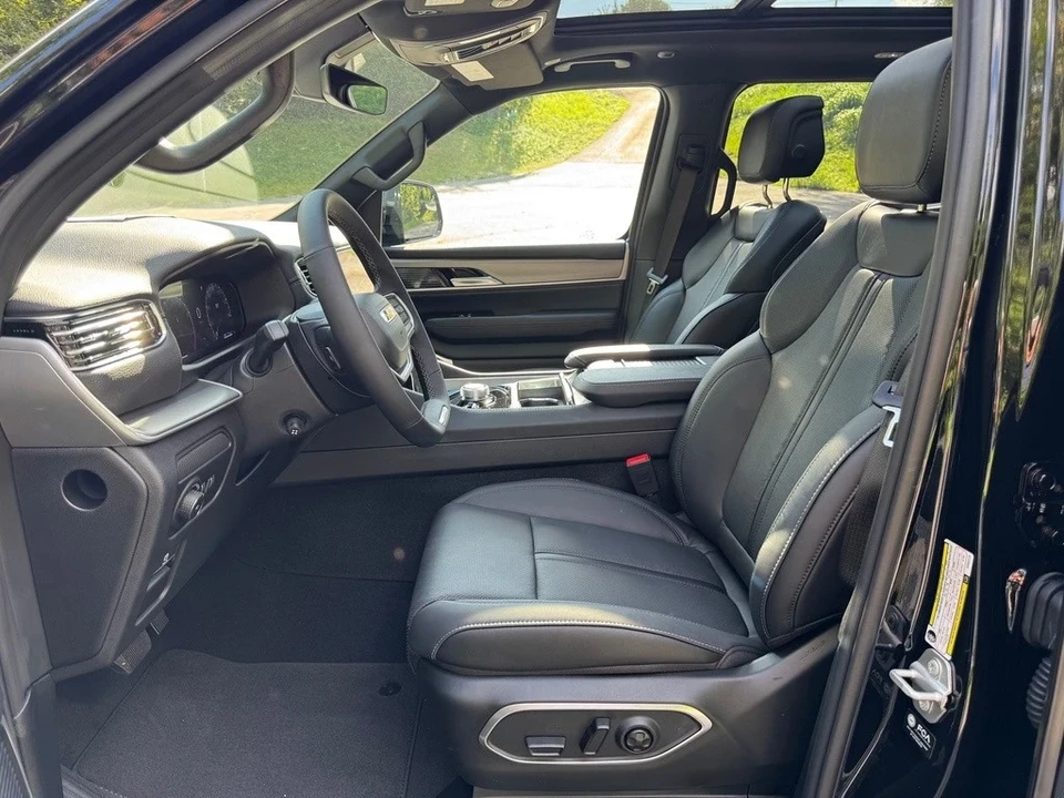 2025 Jeep WS Wagoneer - Image 12 of 21