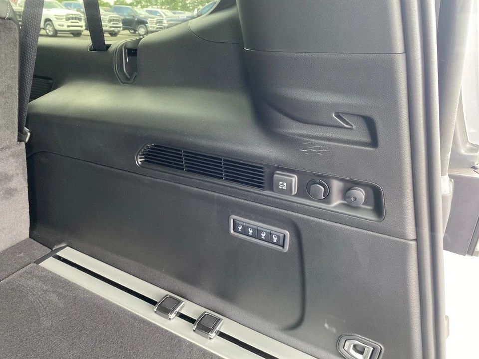 2025 Jeep WS Wagoneer - Image 11 of 12