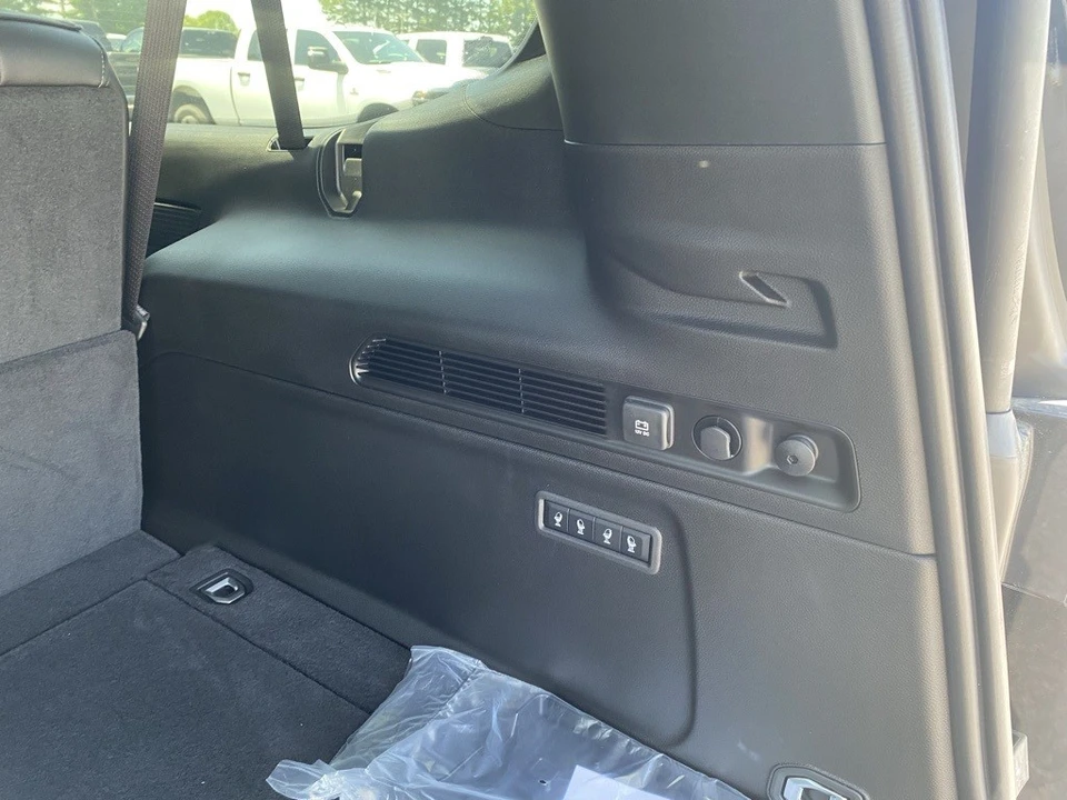 2025 Jeep WS Wagoneer - Image 9 of 12