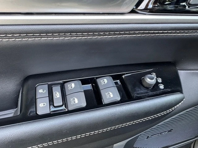 2025 Jeep WS Wagoneer - Image 13 of 21