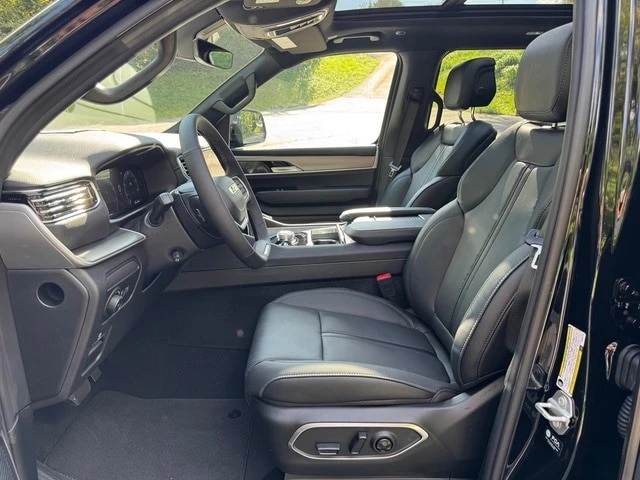 2025 Jeep WS Wagoneer - Image 12 of 21