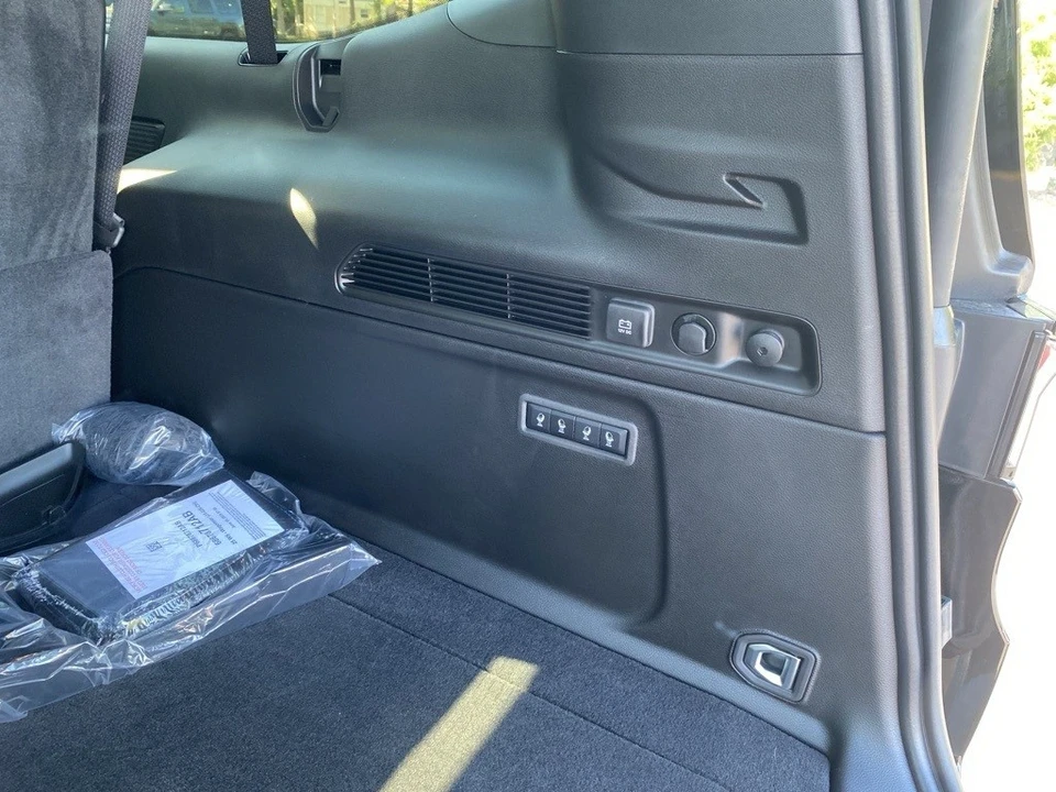2025 Jeep WS Wagoneer - Image 11 of 12