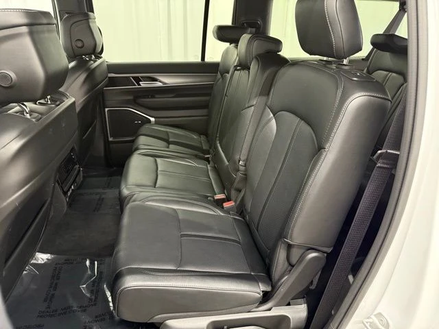 2025 Jeep WS Wagoneer - Image 22 of 31