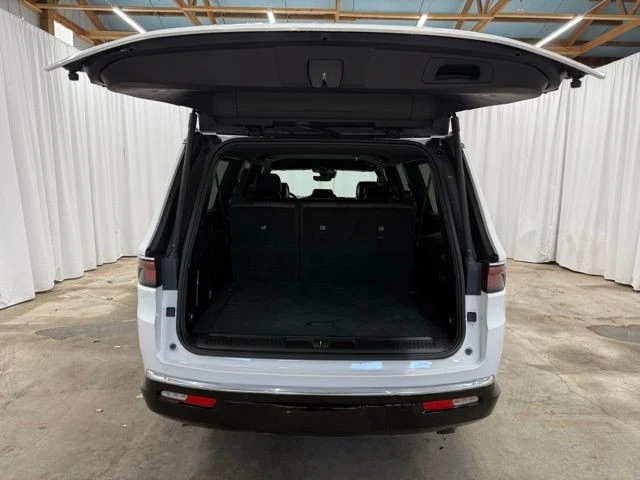 2025 Jeep WS Wagoneer - Image 25 of 31