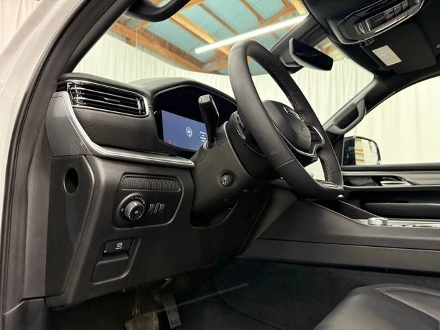 2025 Jeep WS Wagoneer - Image 16 of 31