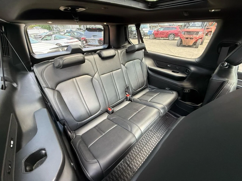 2025 Jeep WS Wagoneer - Image 19 of 31