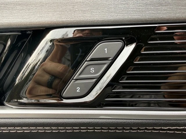2025 Jeep WS Wagoneer - Image 13 of 21