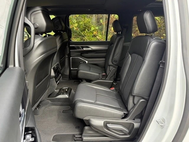 2025 Jeep WS Wagoneer - Image 17 of 21