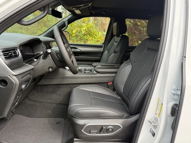 2025 Jeep WS Wagoneer - Image 12 of 21