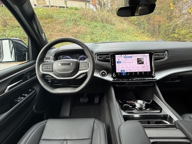 2025 Jeep WS Wagoneer - Image 11 of 21