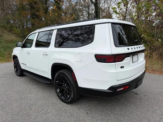 2025 Jeep WS Wagoneer - Image 9 of 21