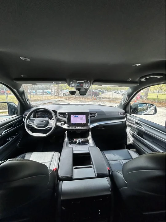 2025 Jeep WS Wagoneer - Image 12 of 17