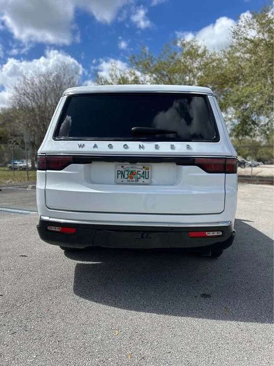 2025 Jeep WS Wagoneer - Image 7 of 17
