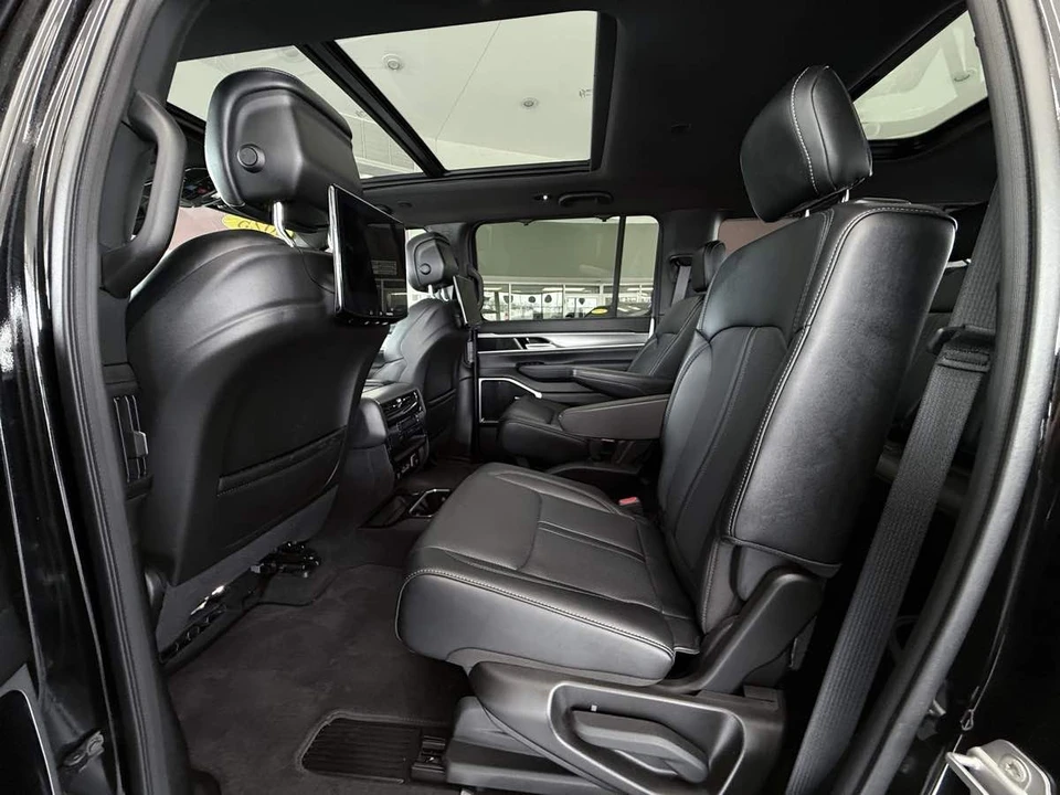 2025 Jeep WS Wagoneer - Image 31 of 31