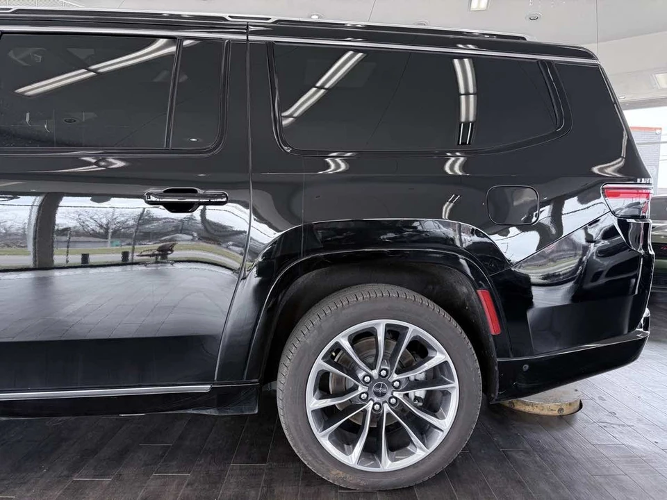 2025 Jeep WS Wagoneer - Image 21 of 31