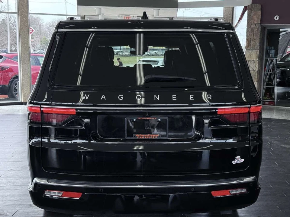 2025 Jeep WS Wagoneer - Image 13 of 31