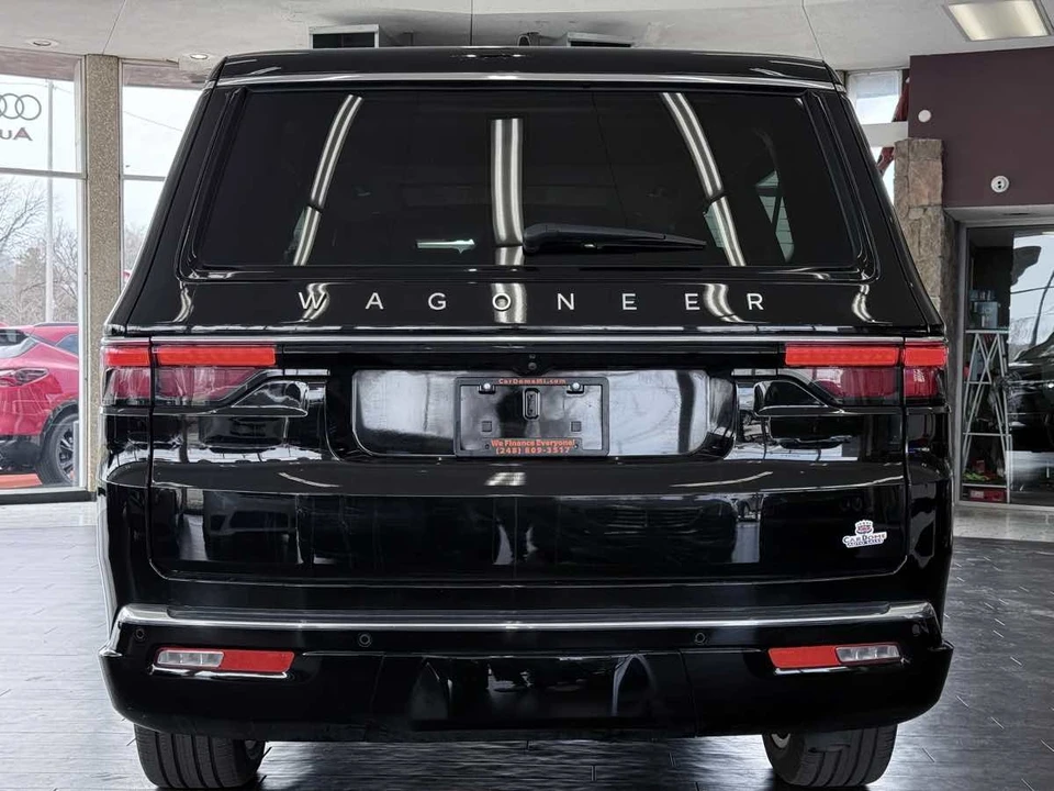2025 Jeep WS Wagoneer - Image 15 of 31