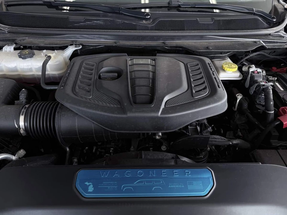 2025 Jeep WS Wagoneer - Image 25 of 31