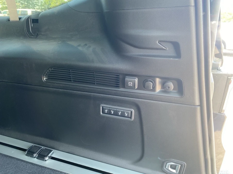 2025 Jeep WS Wagoneer - Image 11 of 12