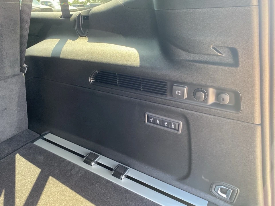 2025 Jeep WS Wagoneer - Image 11 of 12